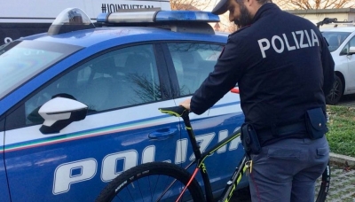 Recuperata dalla Polizia di Stato e restituita al legittimo proprietario una costosa mountain bike.