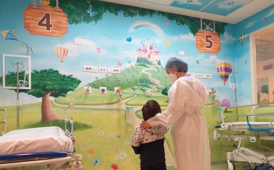 Un bosco incantato colora il Pronto soccorso pediatrico dell’Ospedale dei bambini