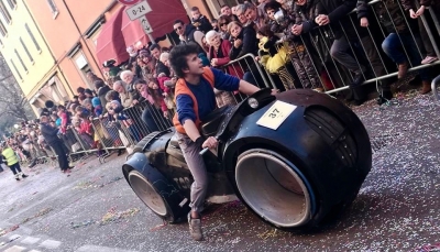 La Moto di Tron del parmigiano Roberto Torelli sul podio al Carnevale dei Fantaveicoli