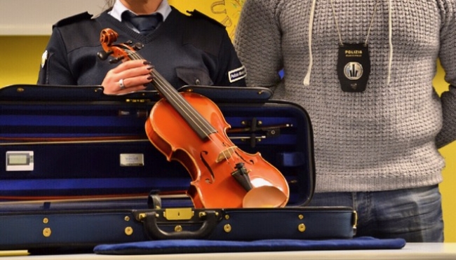Modena, ricettazione: recuperato pregiato violino da 20mila euro