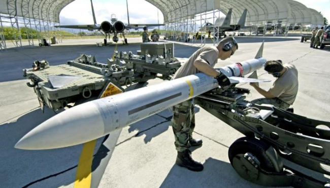 L&#039;Ucraina riceverà per la prima volta i missili AIM-7 Sparrow