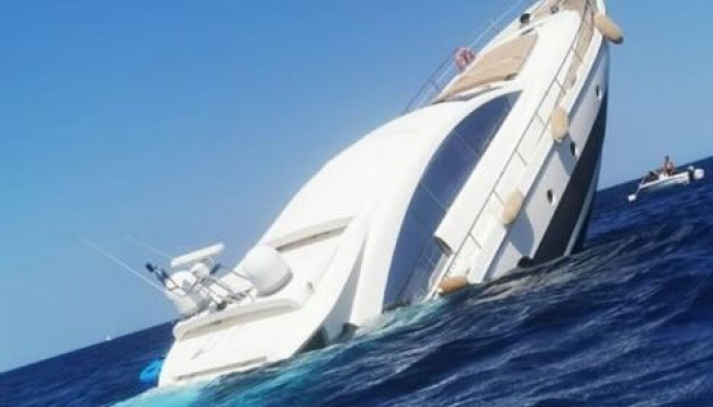 Affonda yacht: salvati i 4 italiani e il bambino a bordo