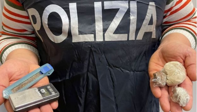 Due italiani arrestati per possesso di eroina