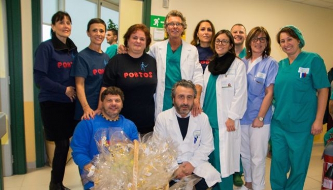 Festa di Natale nel reparto di Chirurgia plastica di Parma con l’associazione Portos