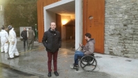 Pronti a partire - Sopralluogo dell'Associazione Paraplegici di Massa Carrara sul nuovo ascensore del Castello del Piagnaro