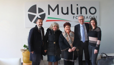 La Ministra Teresa Bellanova in visita a Parma alla Mulino Formaggi srl