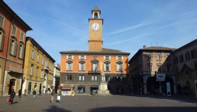 Sparatoria in centro a Reggio Emilia
