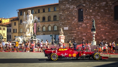 Esposizione Ferrari in Piazza della Signoria a Firenze