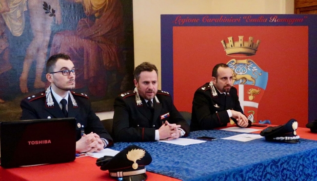 Carabinieri, stroncato fiorente mercato della droga giovanile