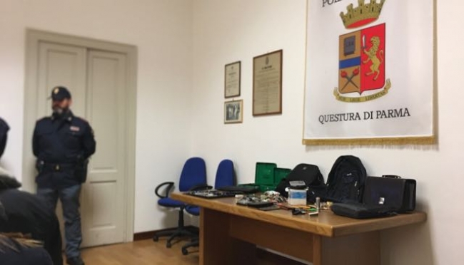 Parma, scassinatore seriale prende di mira auto civetta della polizia