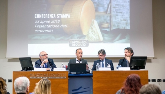 Parmigiano Reggiano: record di produzione e export