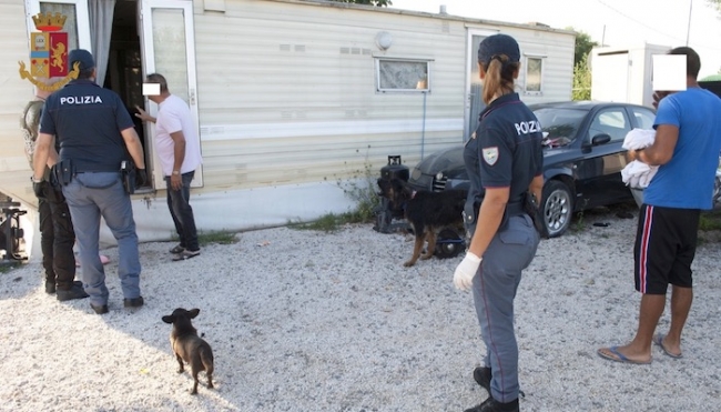 Controlli della Polizia di Stato al Campo nomadi di Correggio
