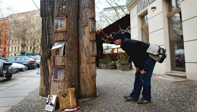 La magica foresta di libri di Berlino